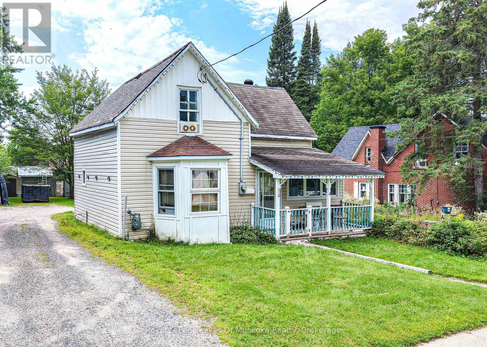 34 YOUNG STREET Property Photo 1