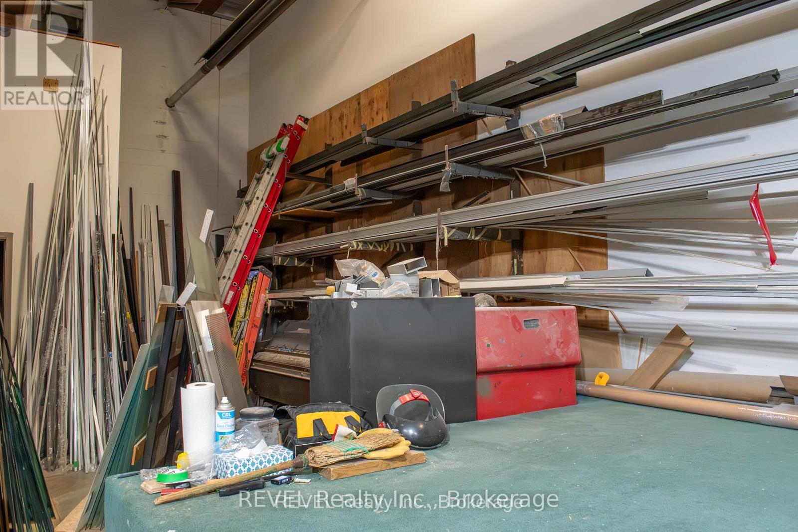 4564 Montrose Road Property Photo 9