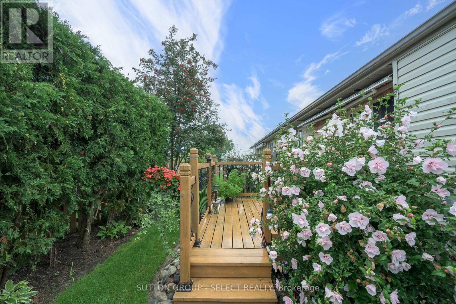 22 - 861 Shelborne Street Property Photo 5