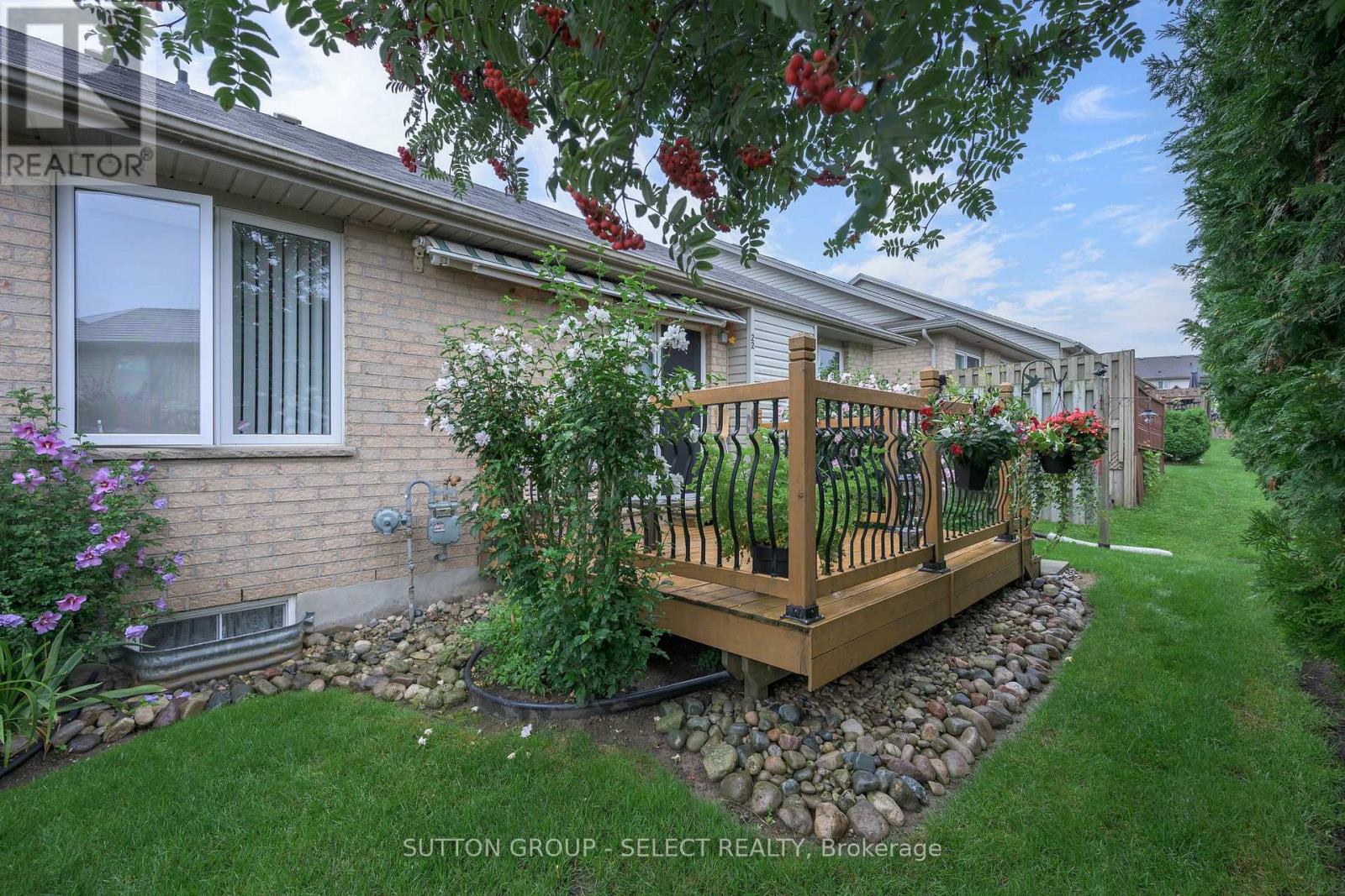 22 - 861 Shelborne Street Property Photo 7