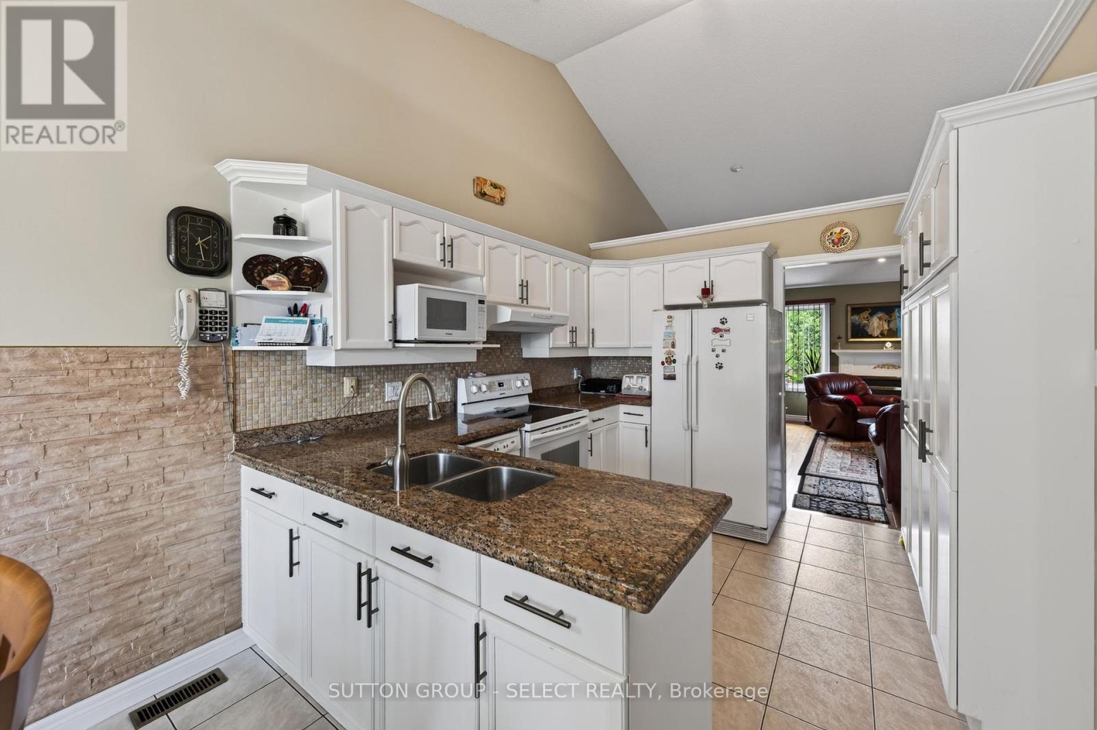 22 - 861 Shelborne Street Property Photo 26