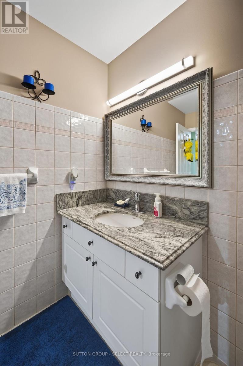 22 - 861 Shelborne Street Property Photo 33