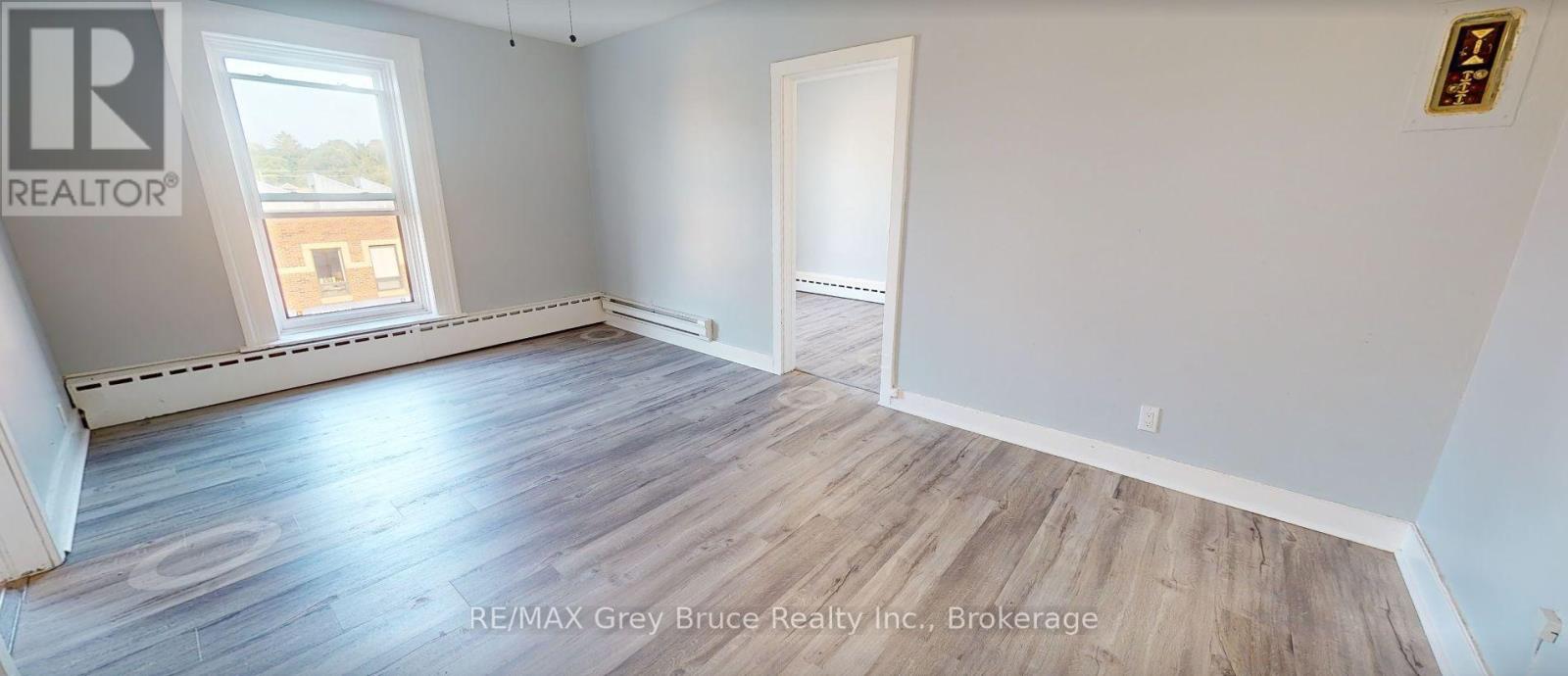 6 - 844 2nd Avenue E Property Photo 2