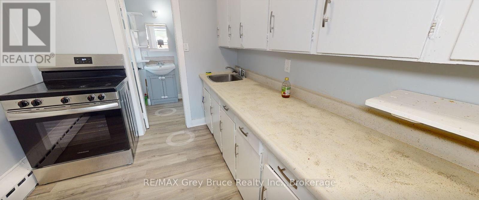 6 - 844 2nd Avenue E Property Photo 5