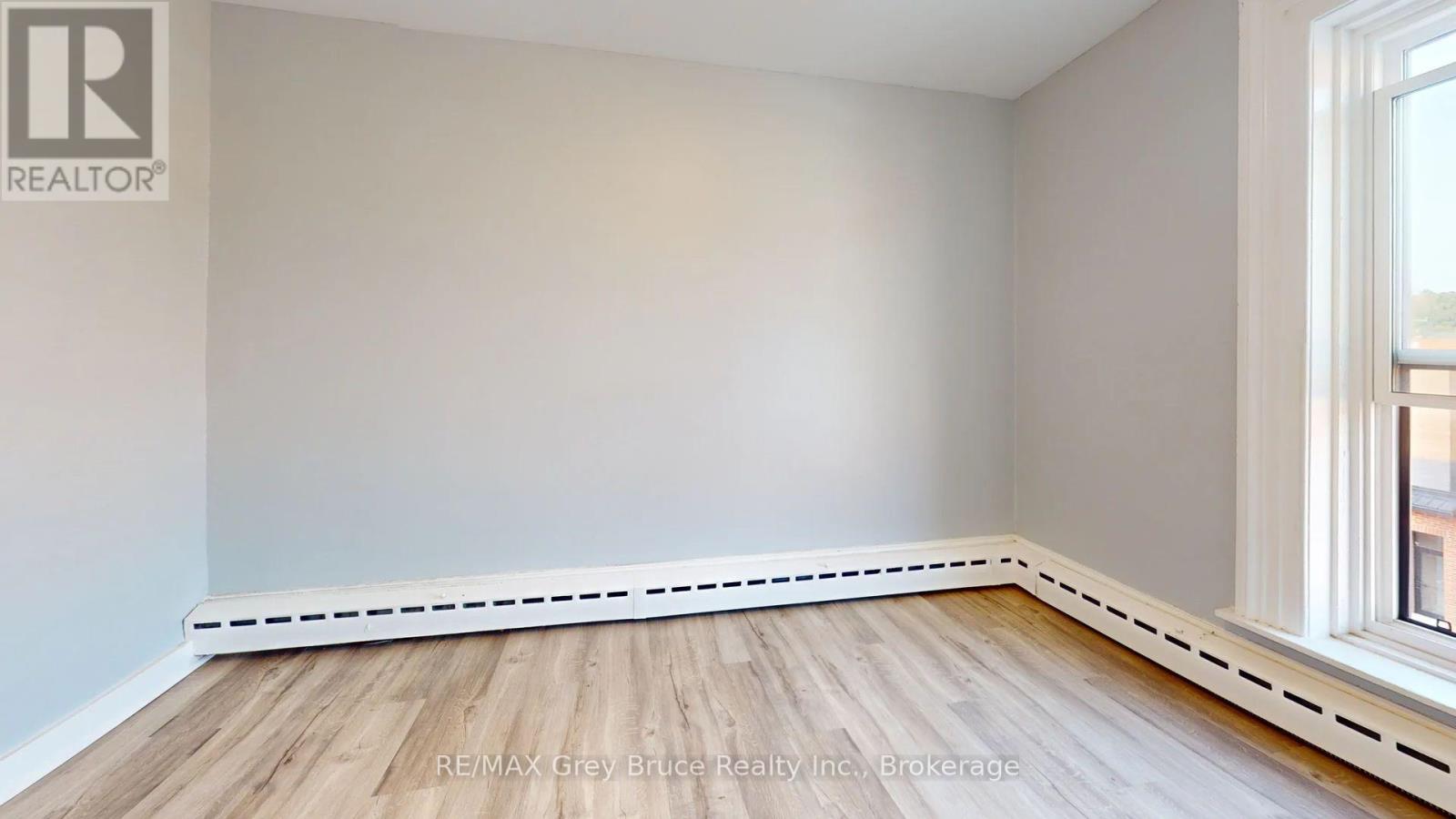 6 - 844 2nd Avenue E Property Photo 7