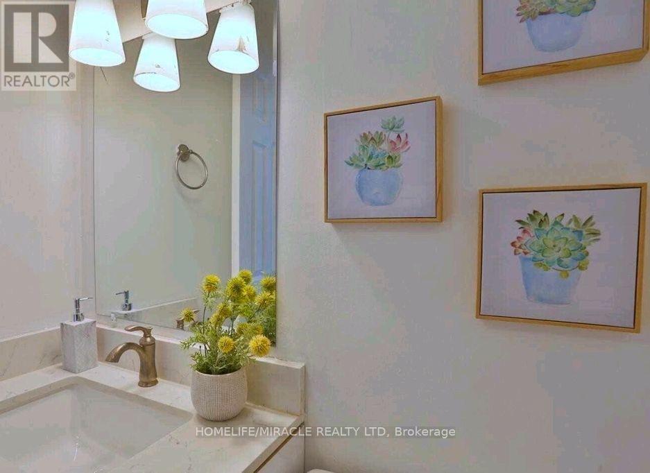 38 - 32 Mowat Boulevard Property Photo 10