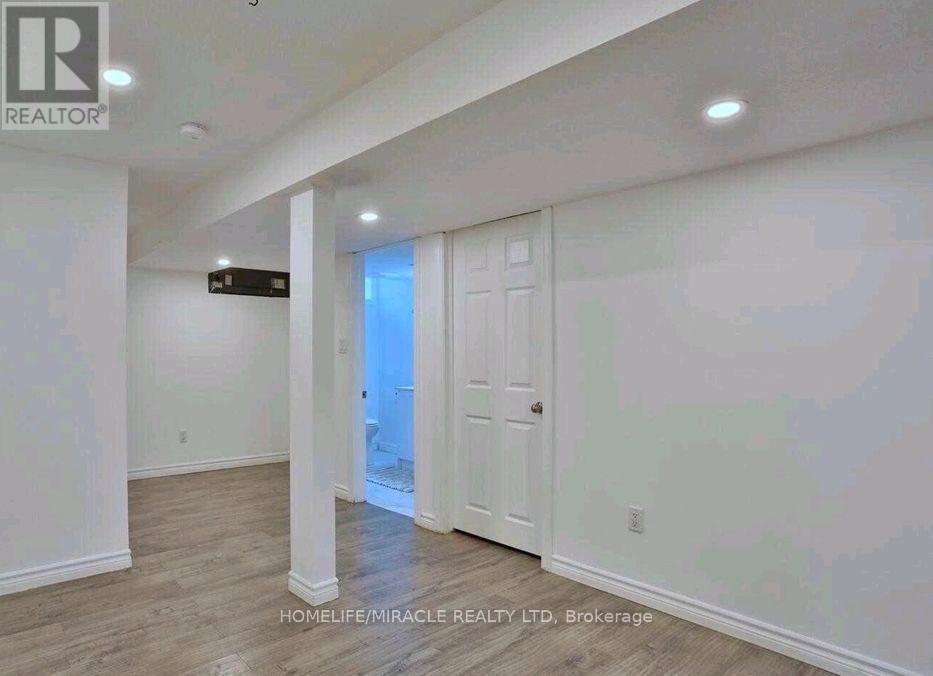 38 - 32 Mowat Boulevard Property Photo 13