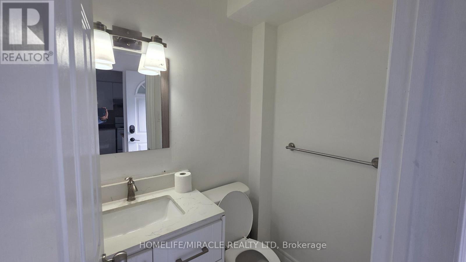 38 - 32 Mowat Boulevard Property Photo 22