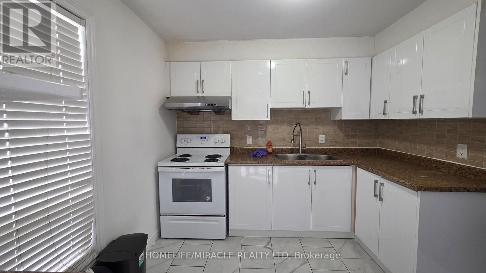 38 - 32 Mowat Boulevard Property Photo 24