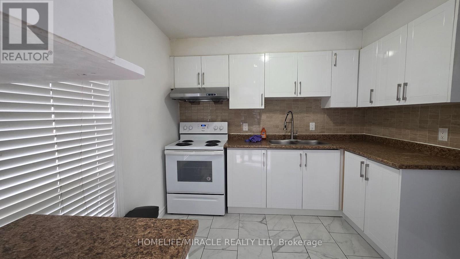 38 - 32 Mowat Boulevard Property Photo 28