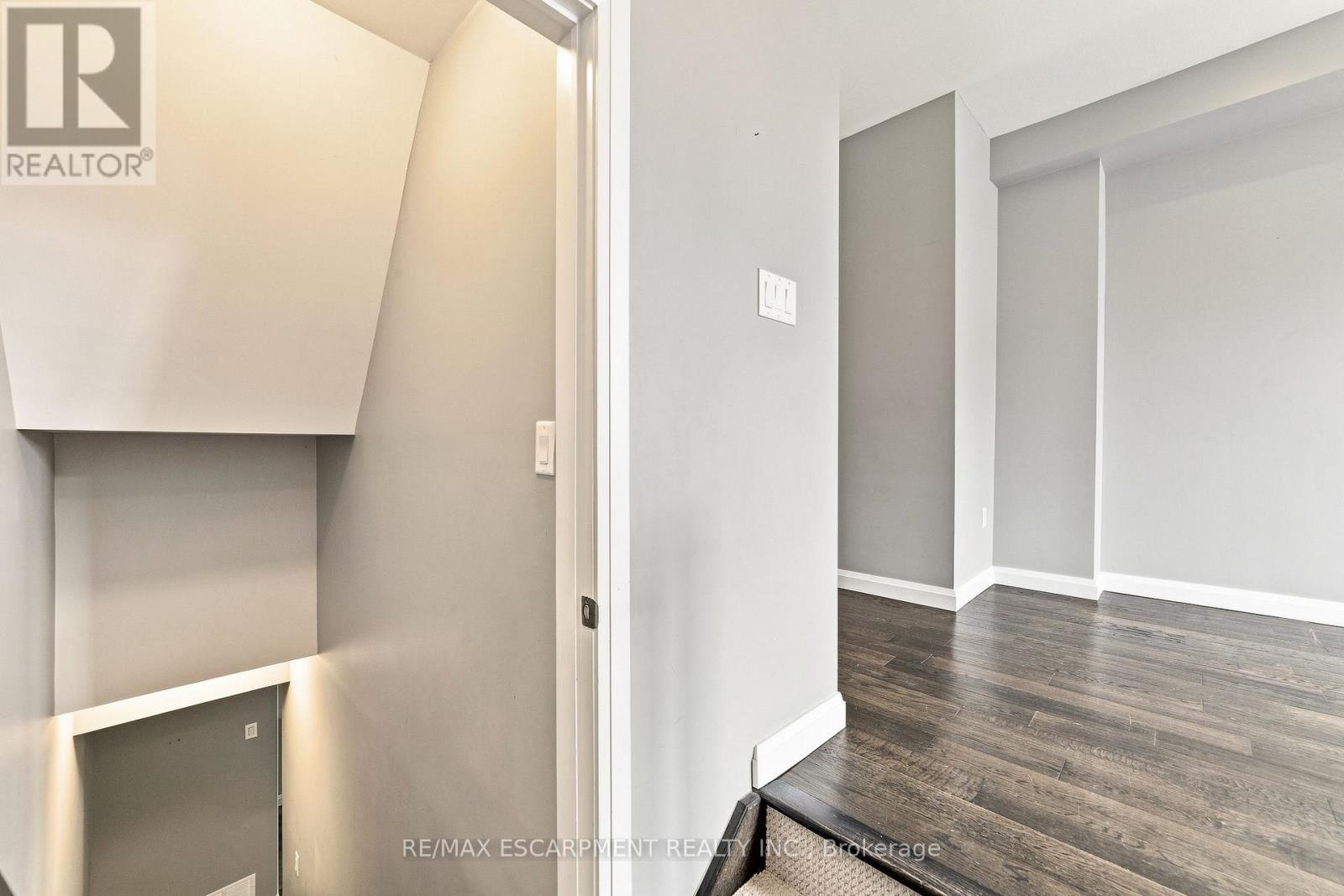 86 - 1169 Garner Road E Property Photo 28
