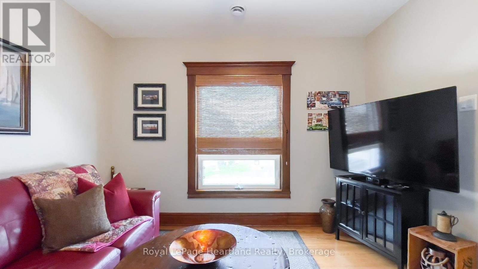 5 Britannia Road W Property Photo 36
