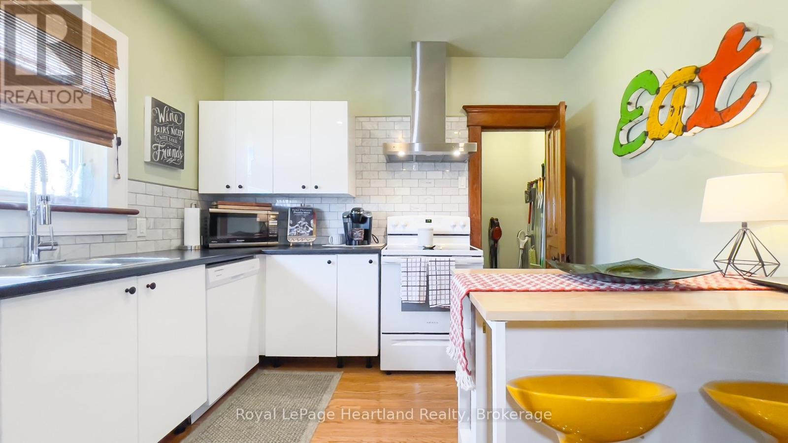 5 Britannia Road W Property Photo 39