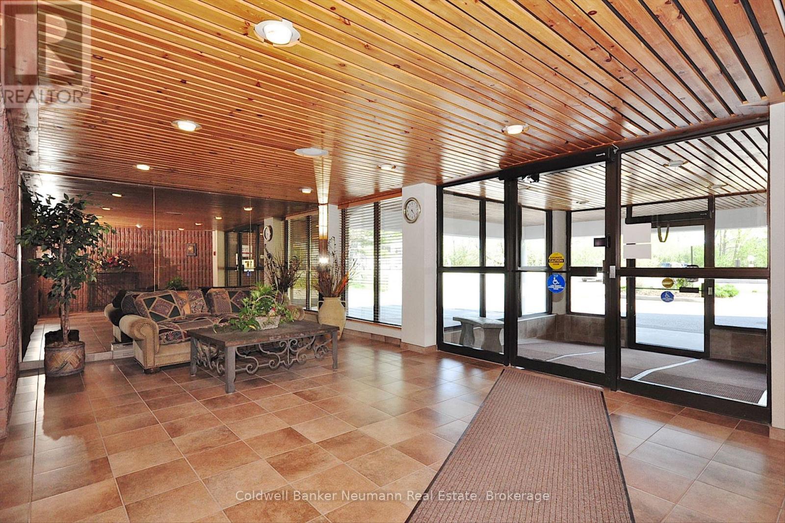 708 - 22 Marilyn Drive Property Photo 4
