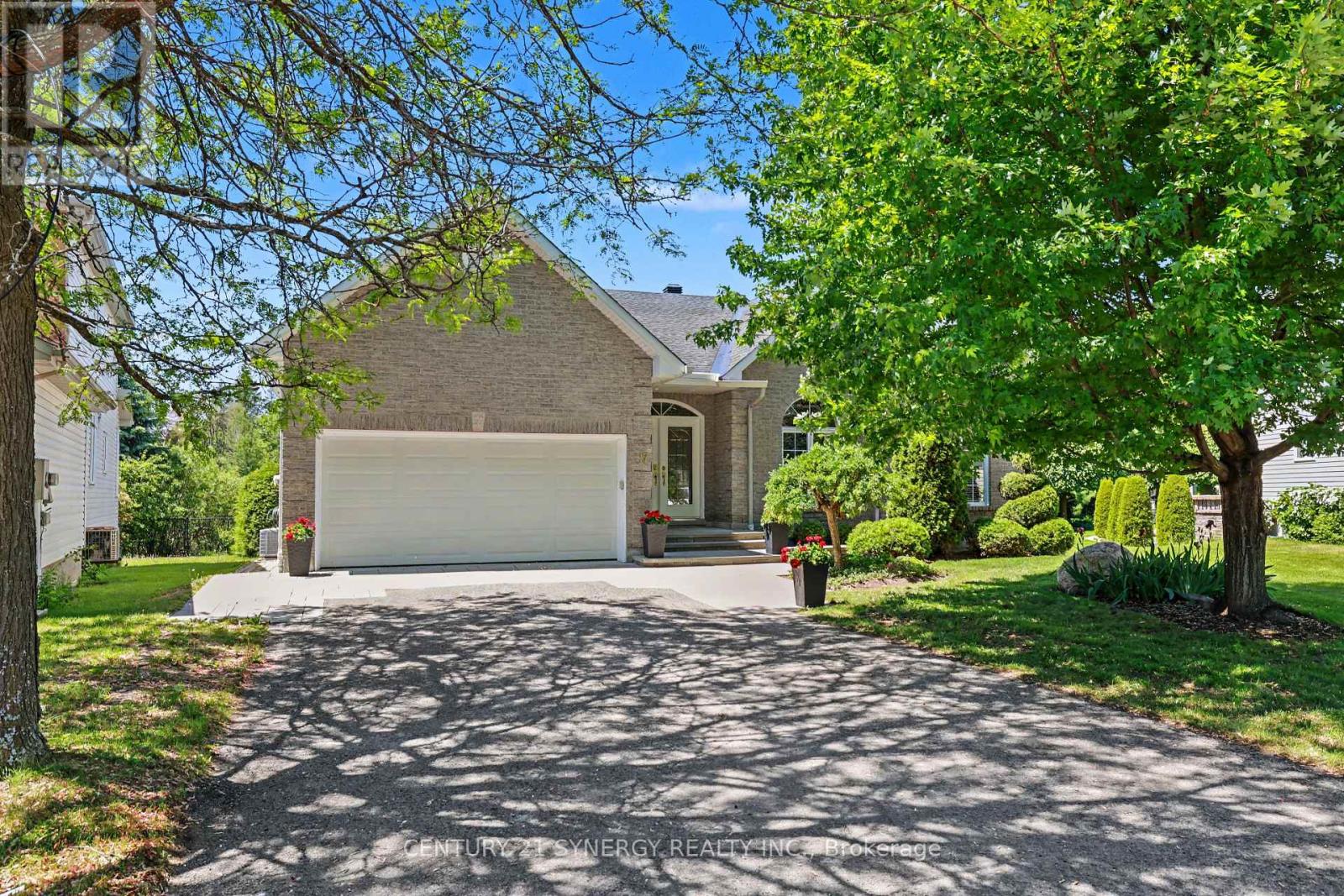 17 WARNOCK COURT Property Photo 1