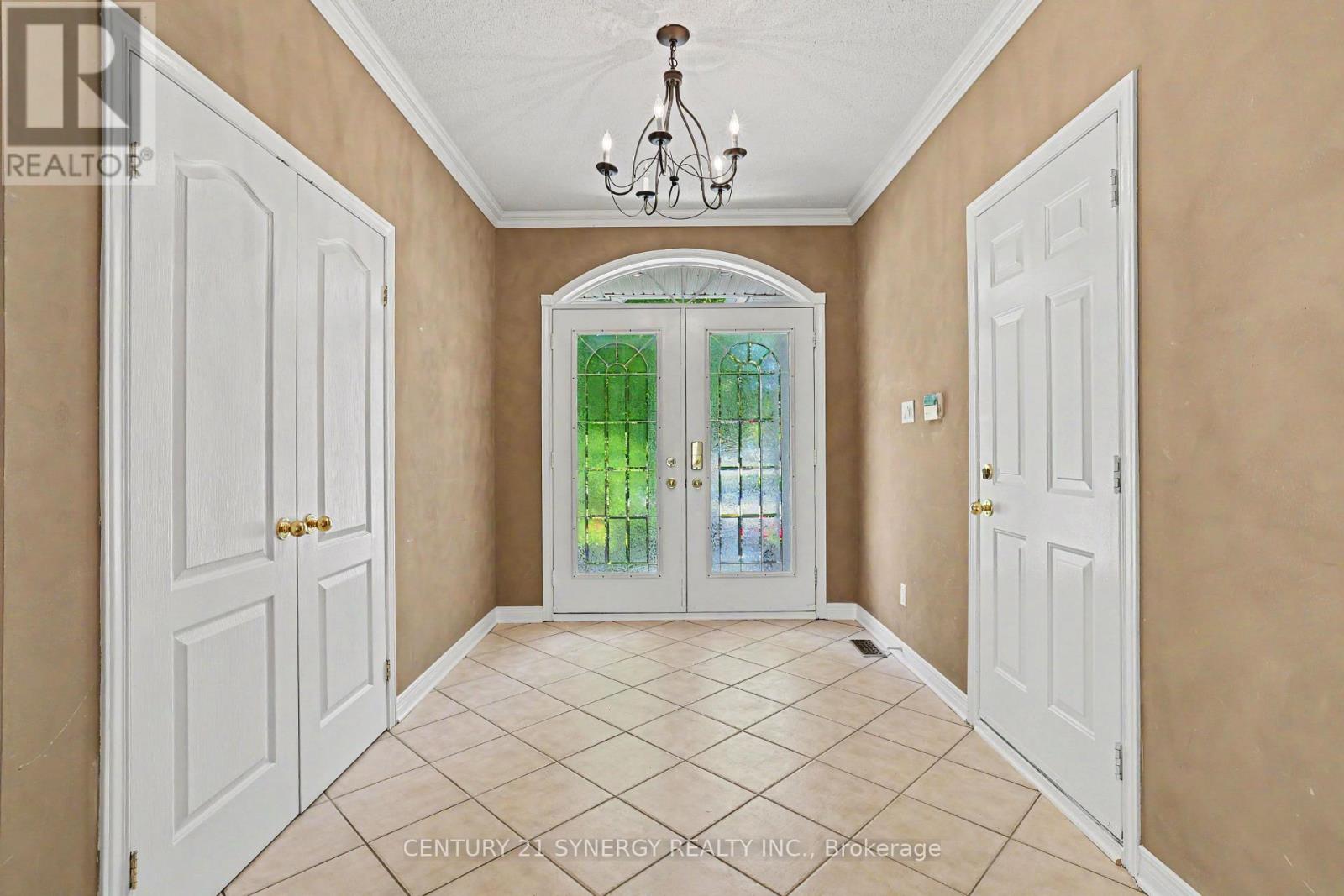 17 Warnock Court Property Photo 4