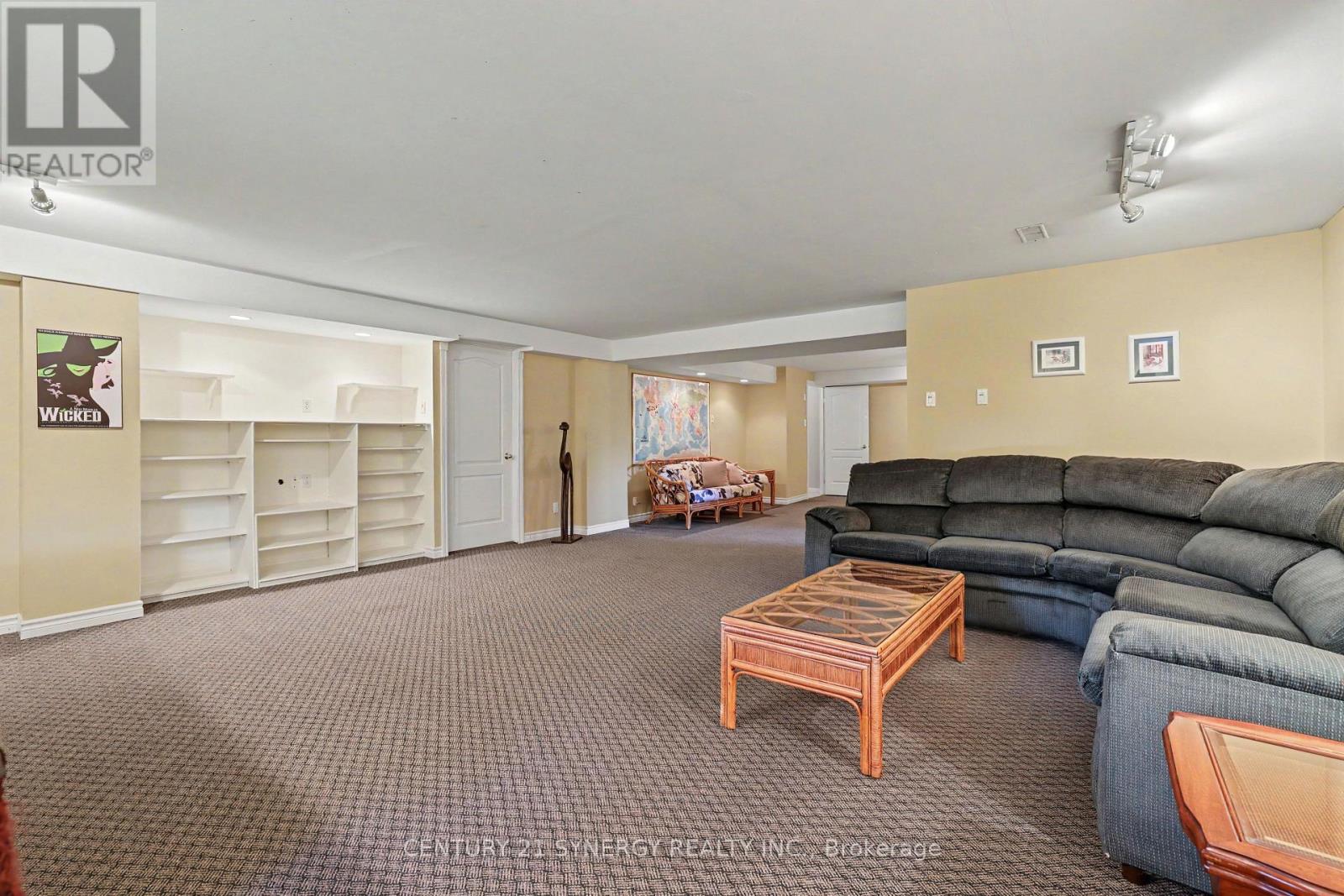 17 Warnock Court Property Photo 36