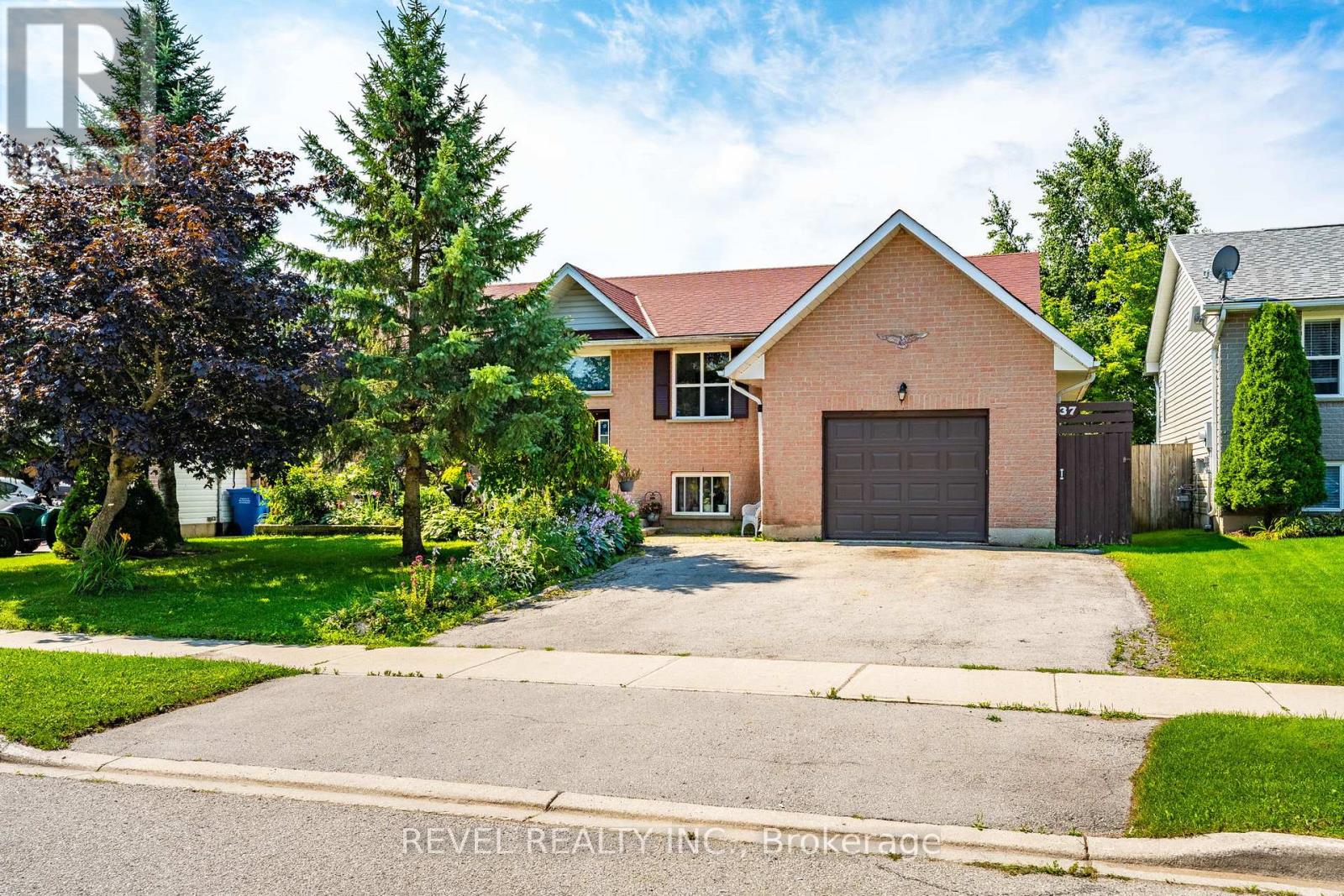 37 Wilson Crescent Property Photo 1