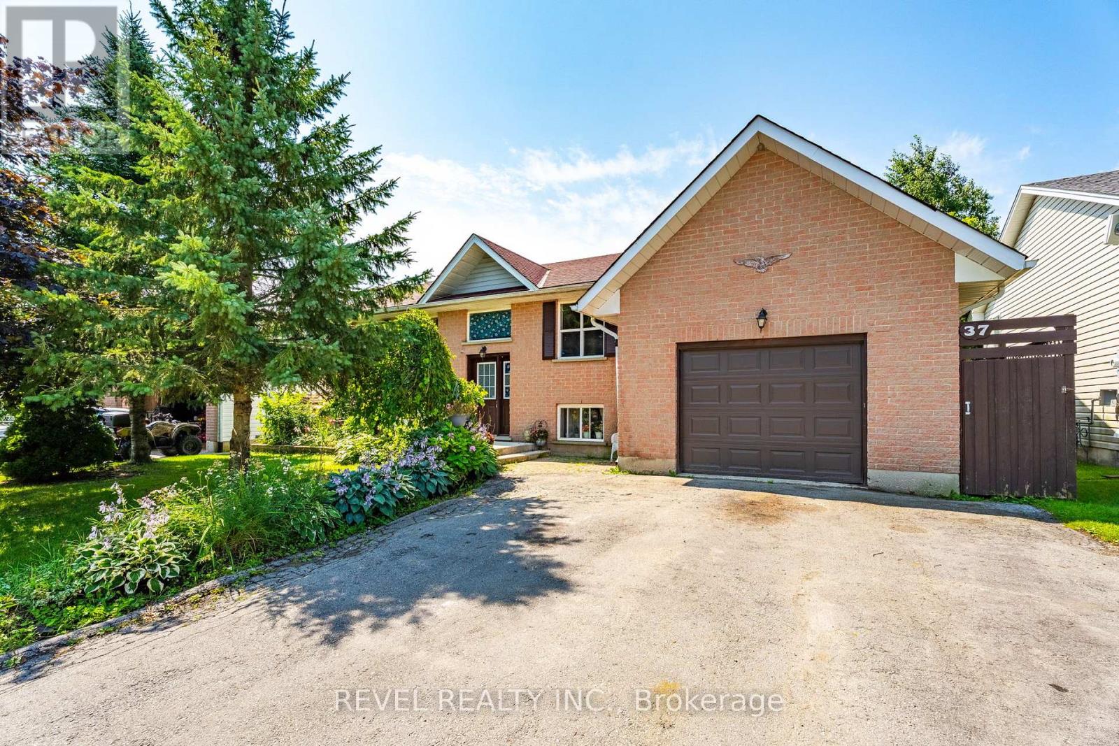 37 Wilson Crescent Property Photo 2