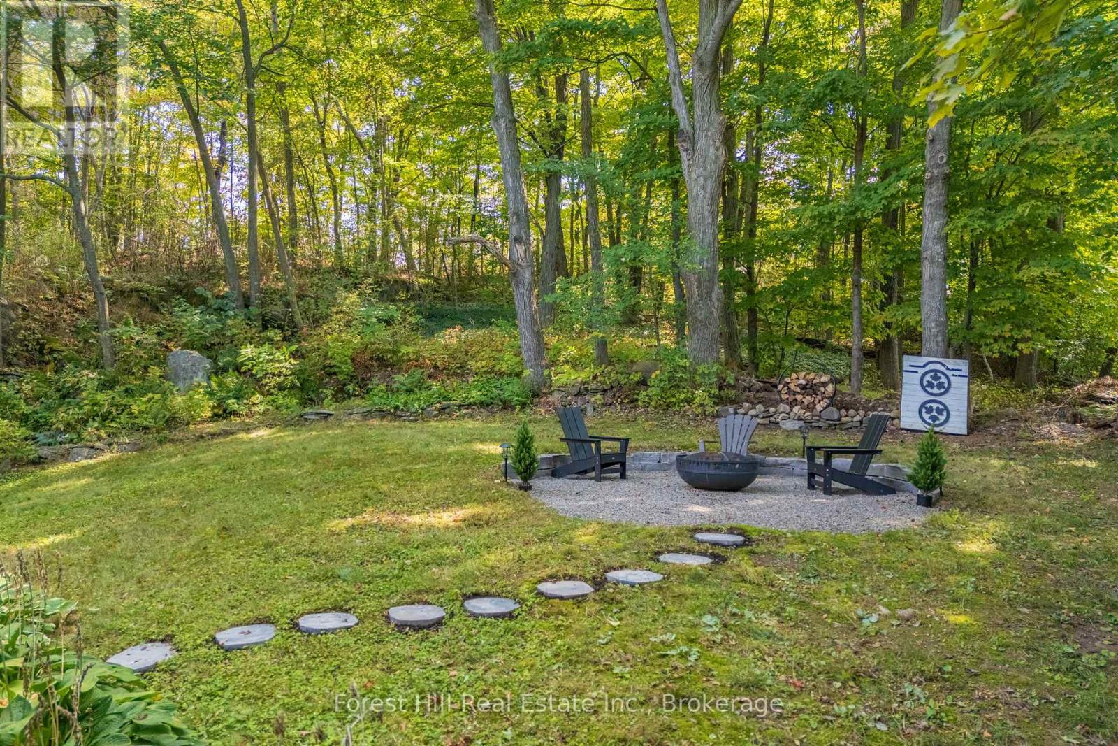 1 MAPLECREST COURT