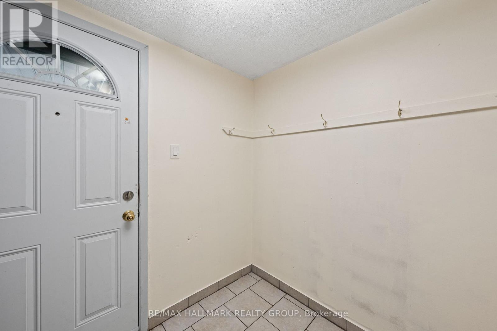 64 - 3415 Uplands Drive Property Photo 6