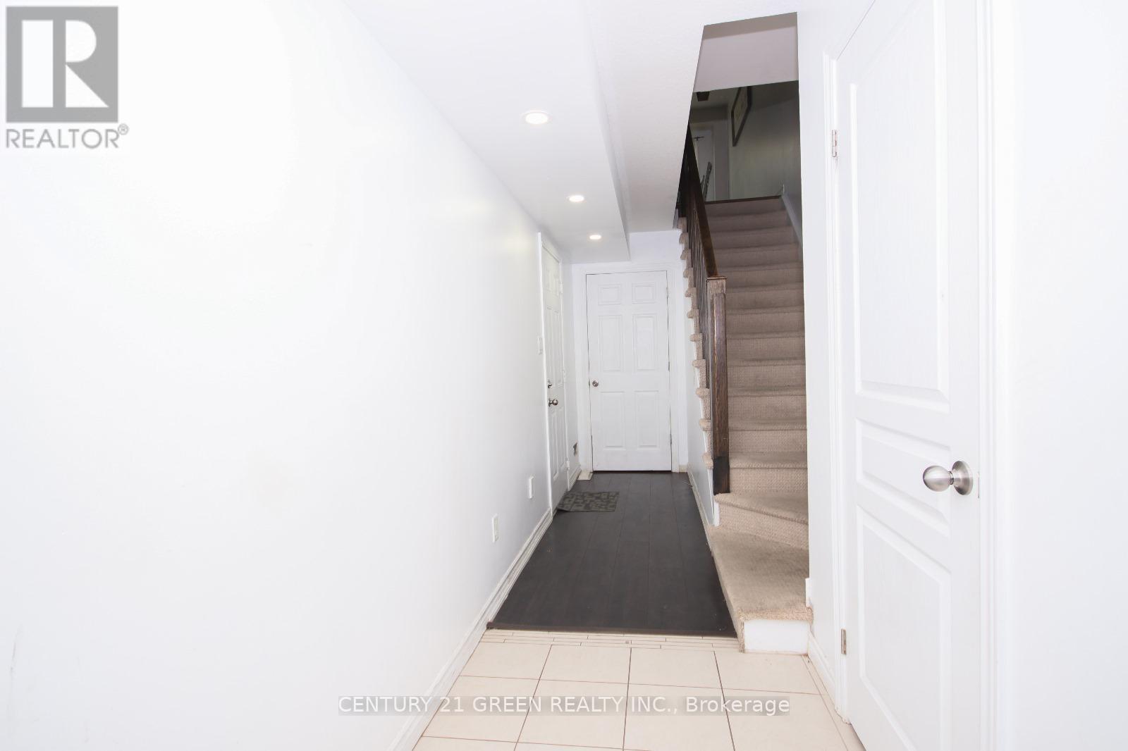 19 England Terrace Property Photo 4