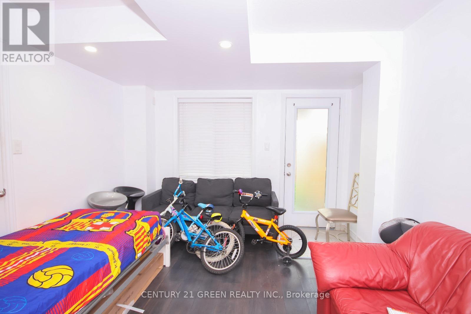 19 England Terrace Property Photo 5