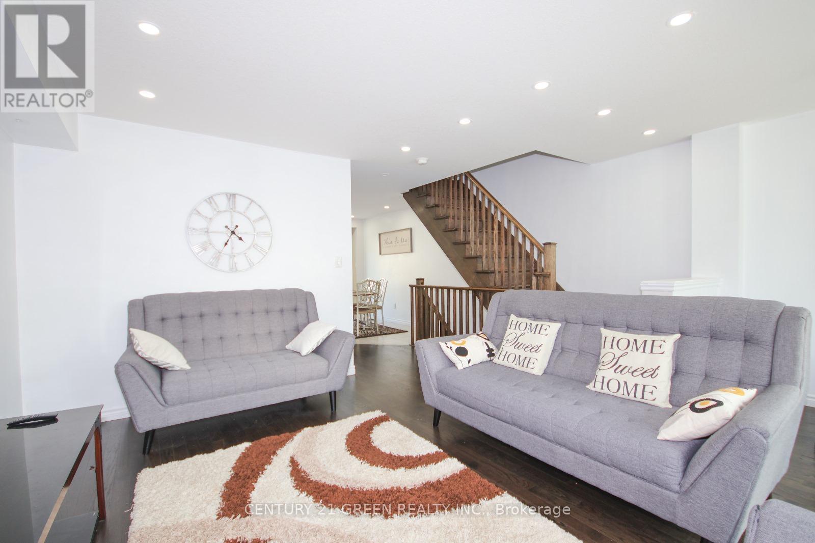 19 England Terrace Property Photo 8