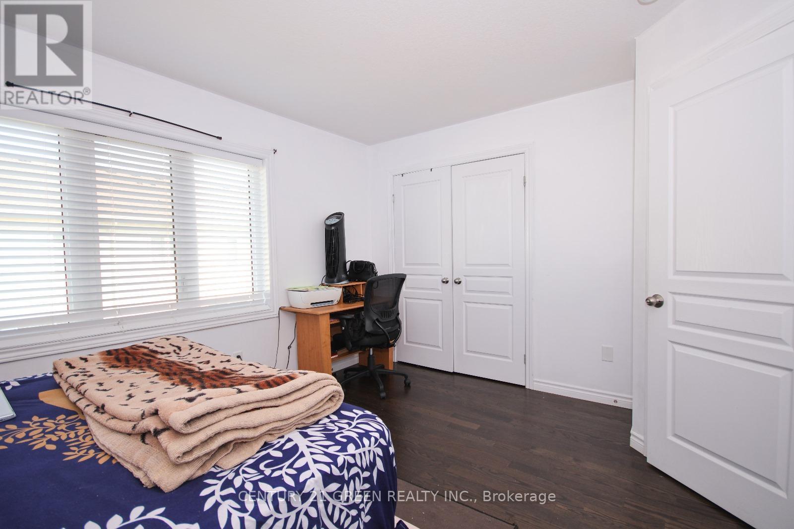 19 England Terrace Property Photo 16
