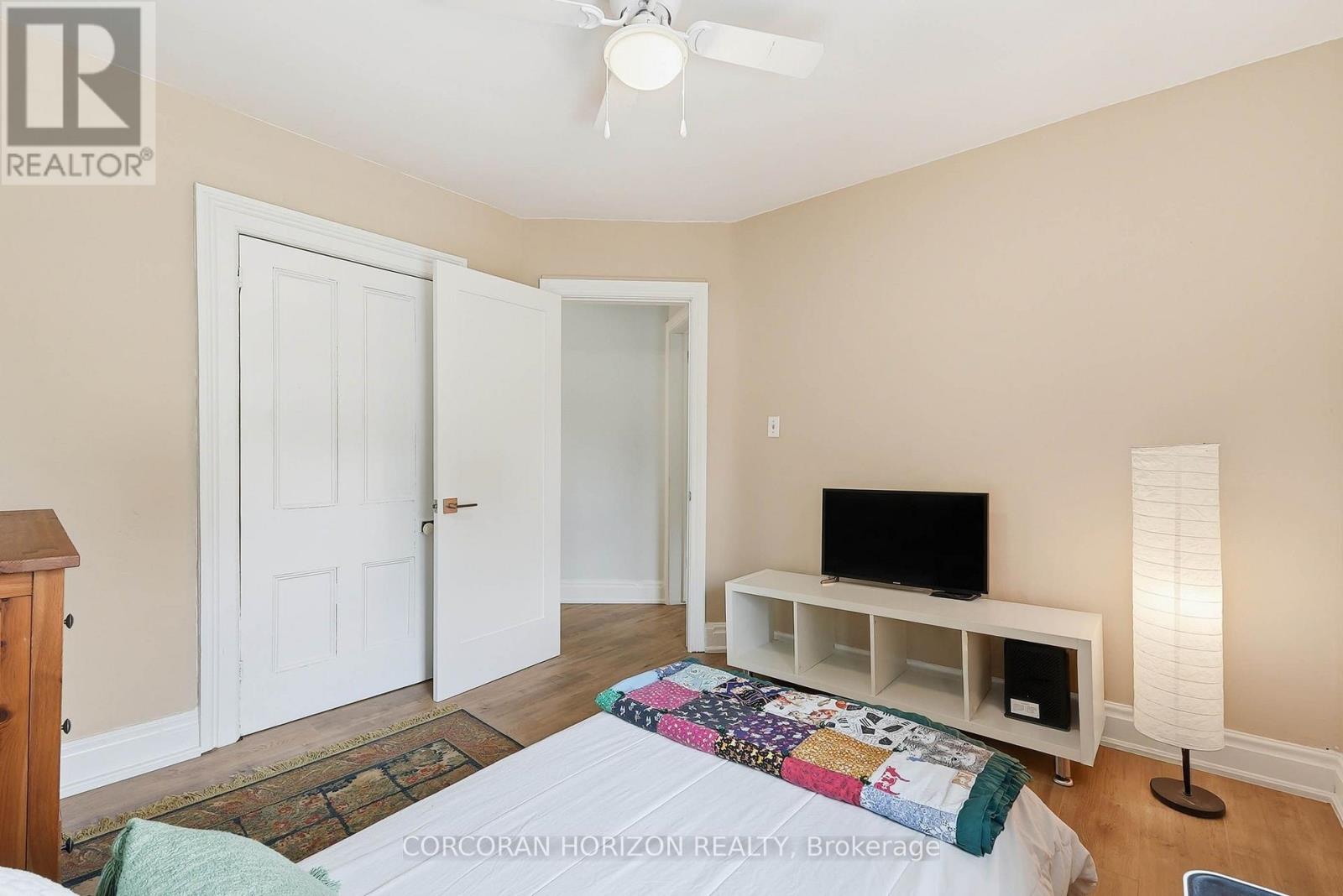 565 St David Street N Property Photo 25