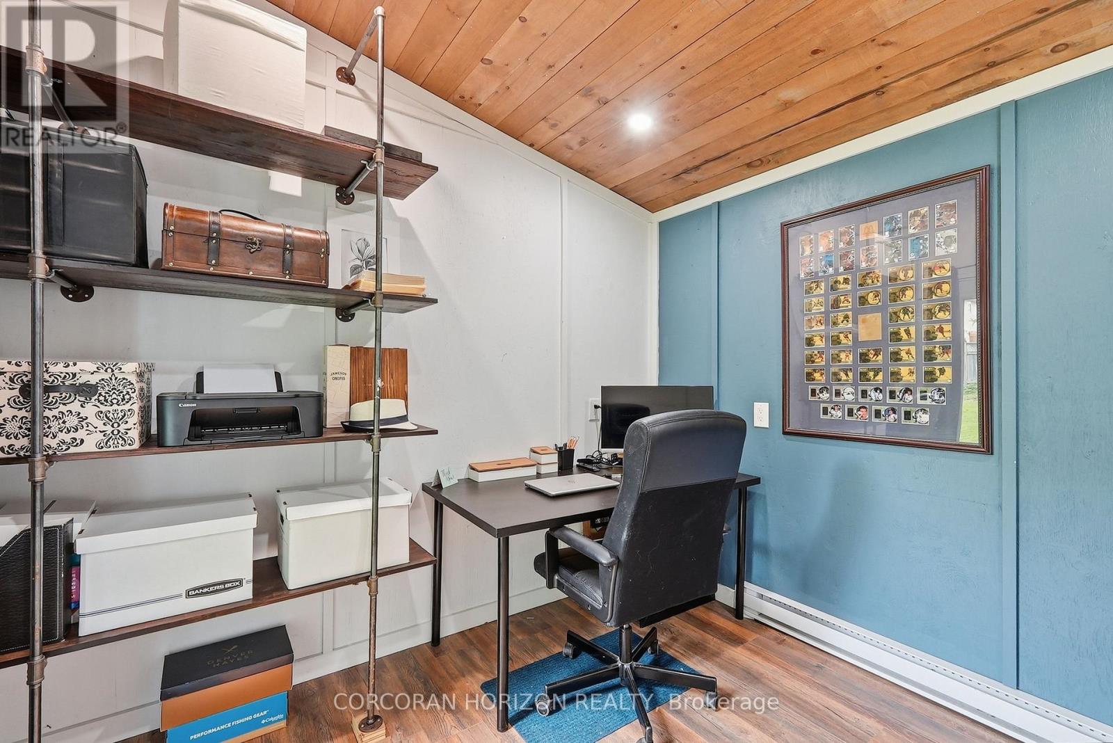 565 St David Street N Property Photo 49