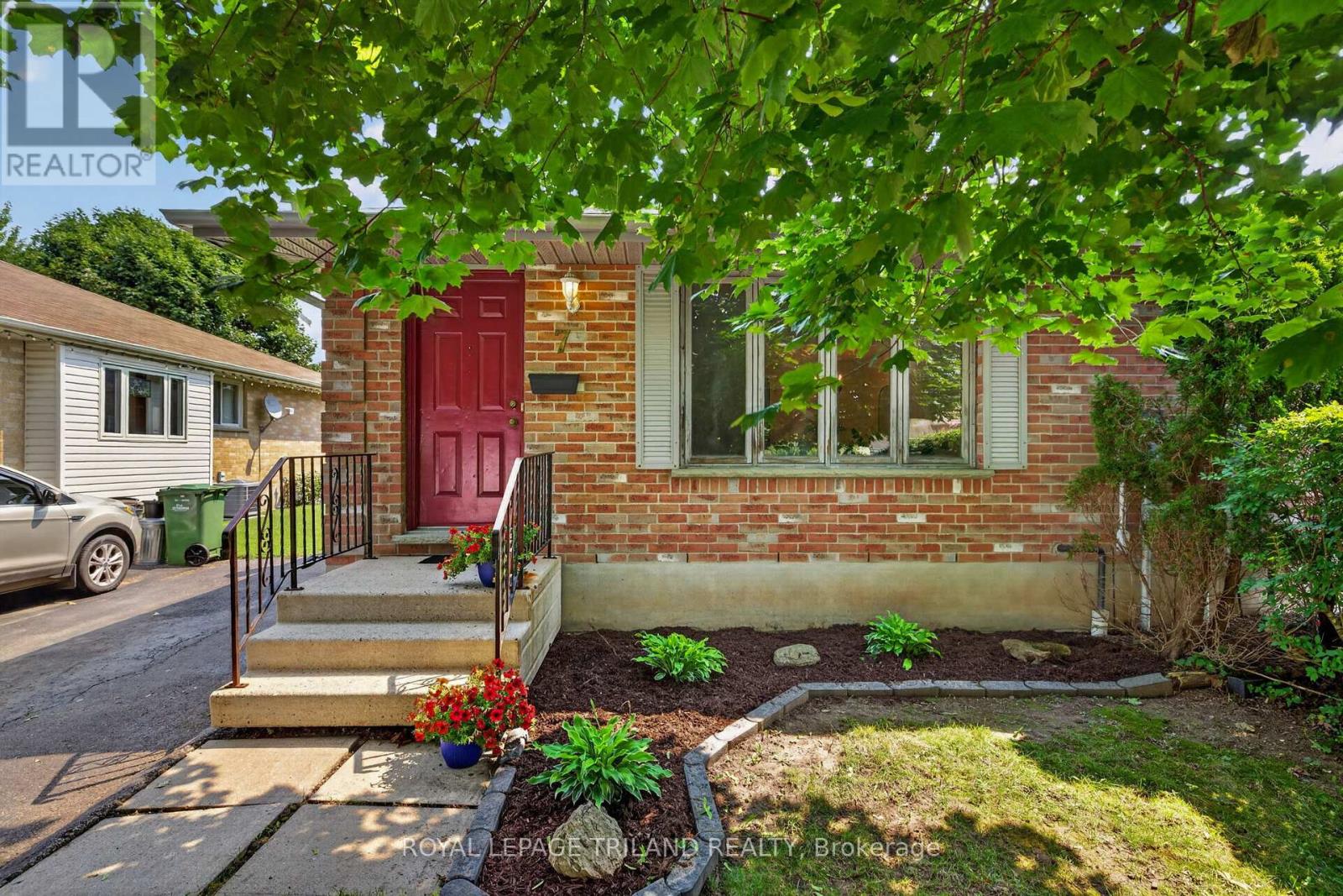 7 Fanjoy Drive Property Photo 3