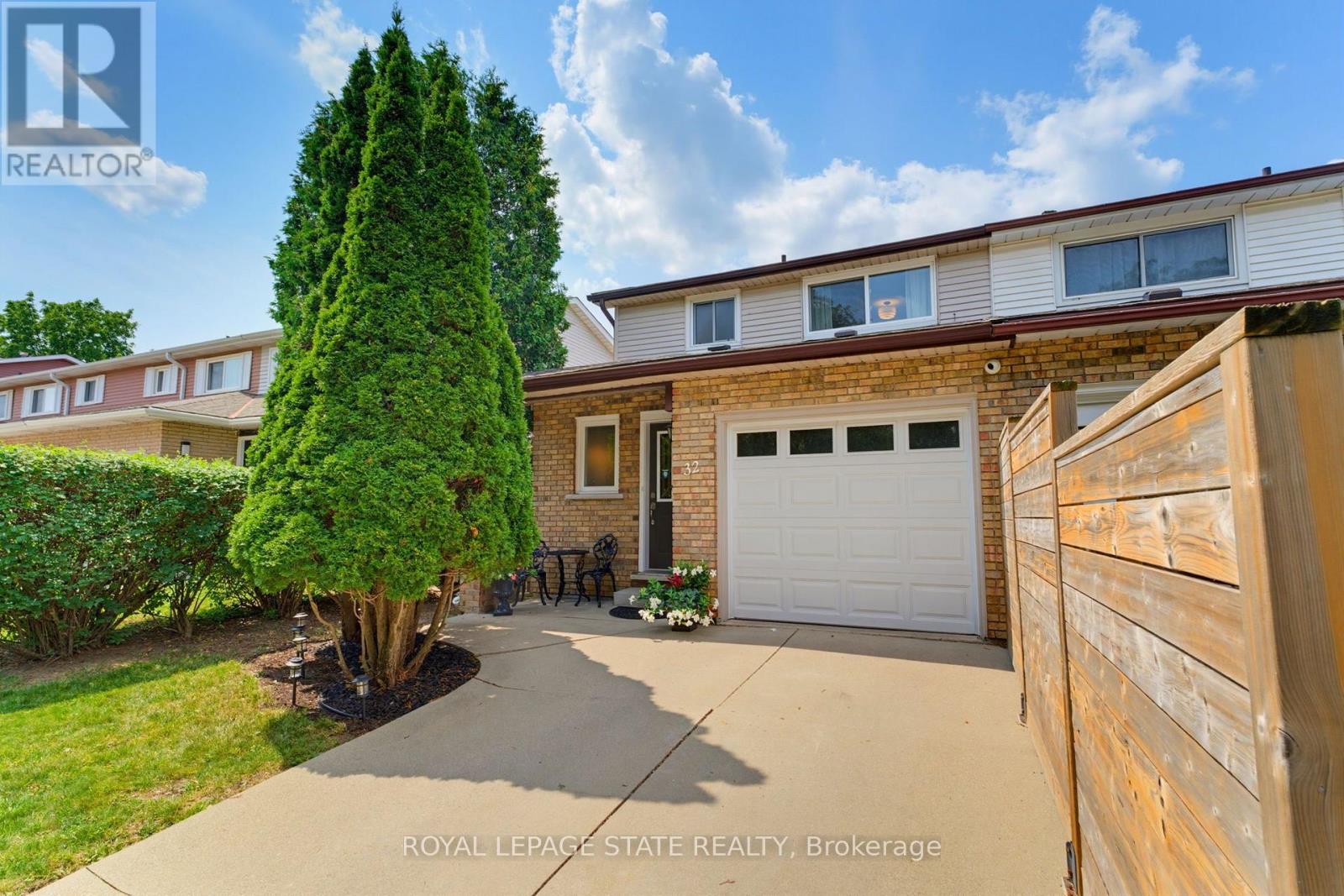 32 Silvervine Drive Property Photo 1