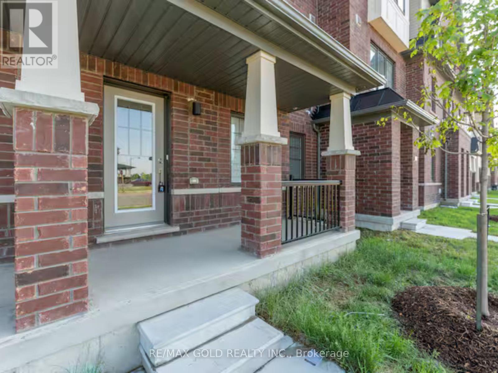 13 - 185 Bedrock Drive Property Photo 1
