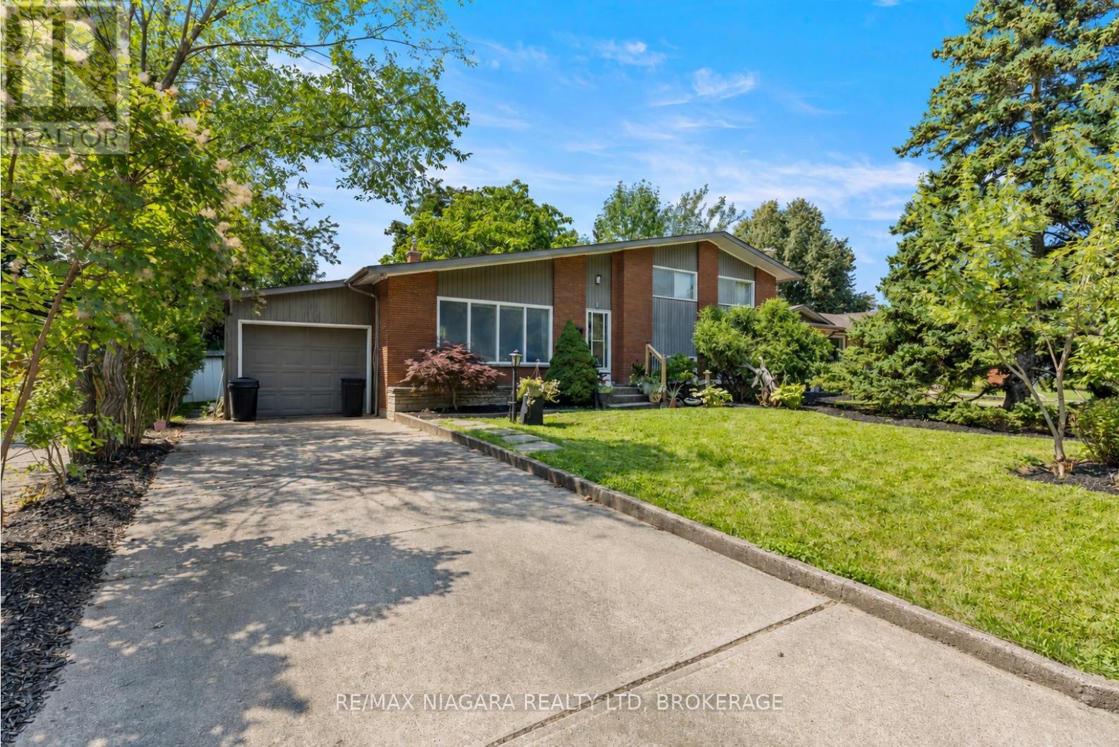 8 Cullen Drive Property Photo 2