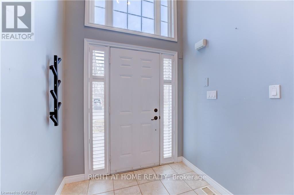 60 - 20 Mcconkey Crescent Property Photo 3