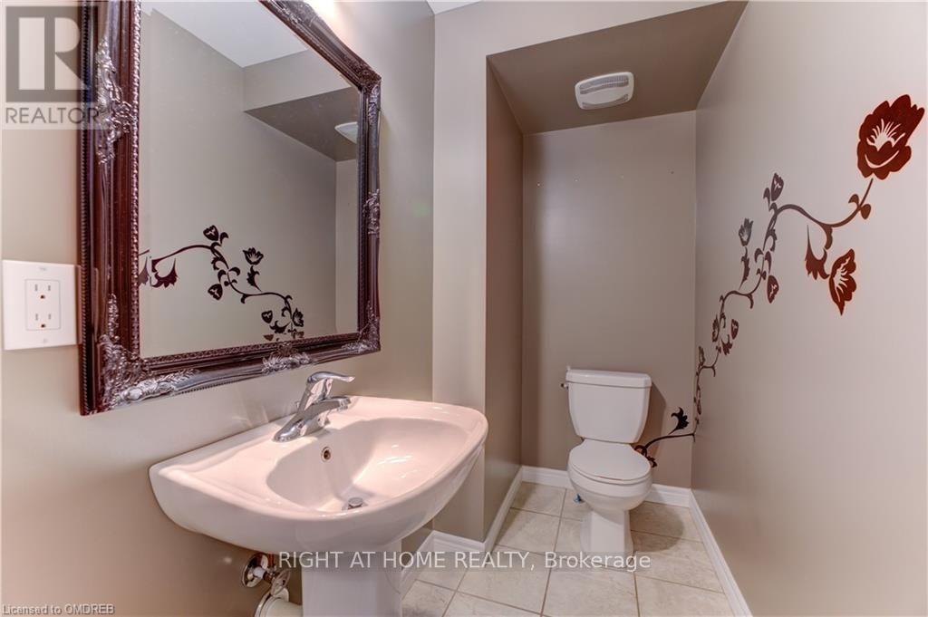 60 - 20 Mcconkey Crescent Property Photo 4