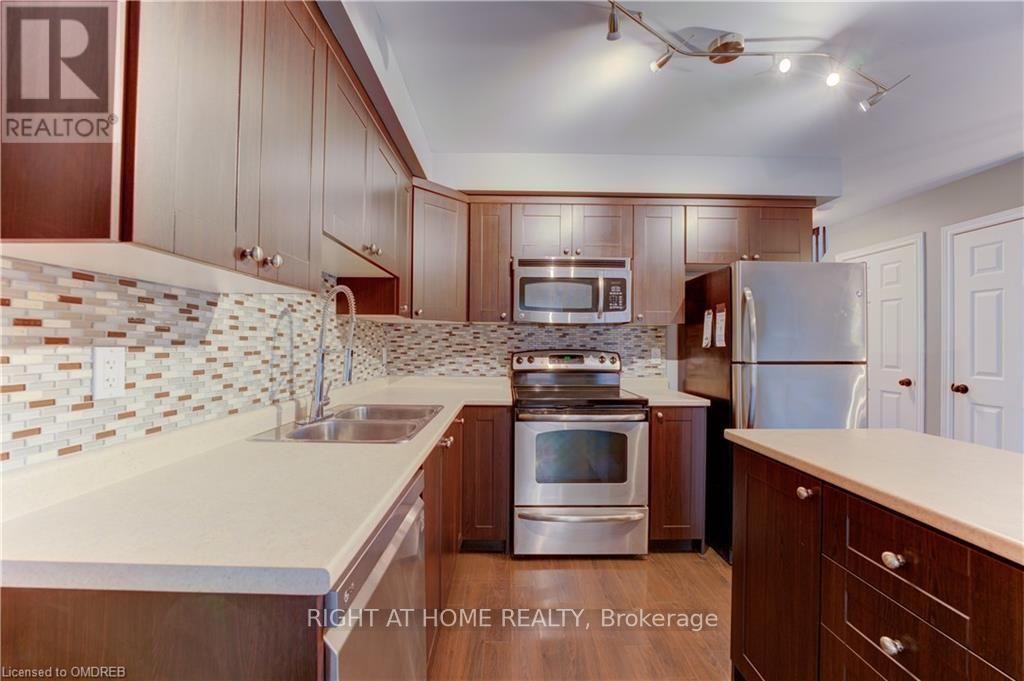 60 - 20 Mcconkey Crescent Property Photo 7