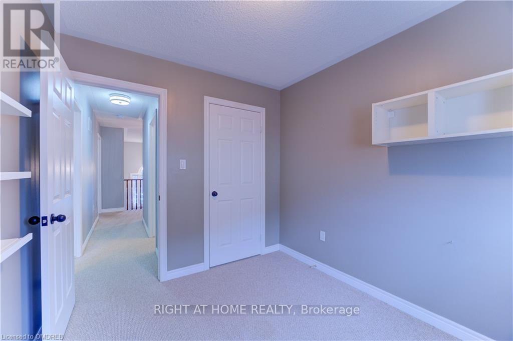 60 - 20 Mcconkey Crescent Property Photo 14