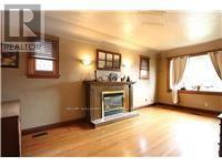 35 Barons Avenue S Property Photo 6
