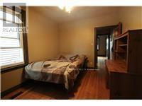 35 Barons Avenue S Property Photo 14