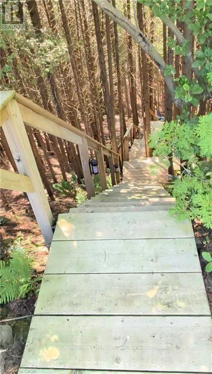 49 Huron Street S Property Photo 4