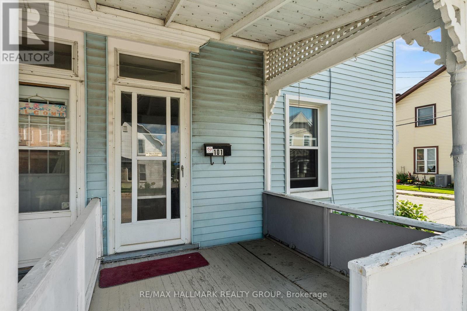 101 Pearl Street W Property Photo 3