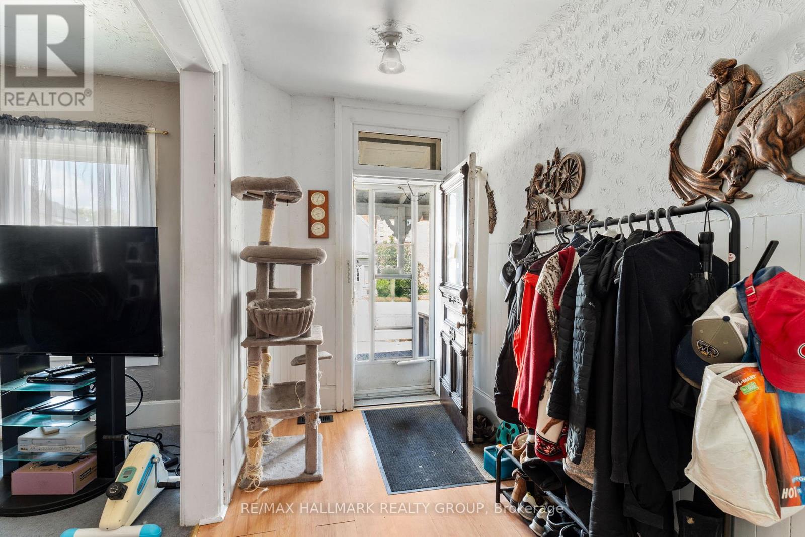 101 Pearl Street W Property Photo 5
