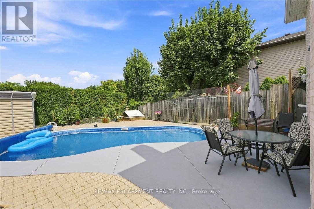30 Twinoaks Crescent Property Photo 40