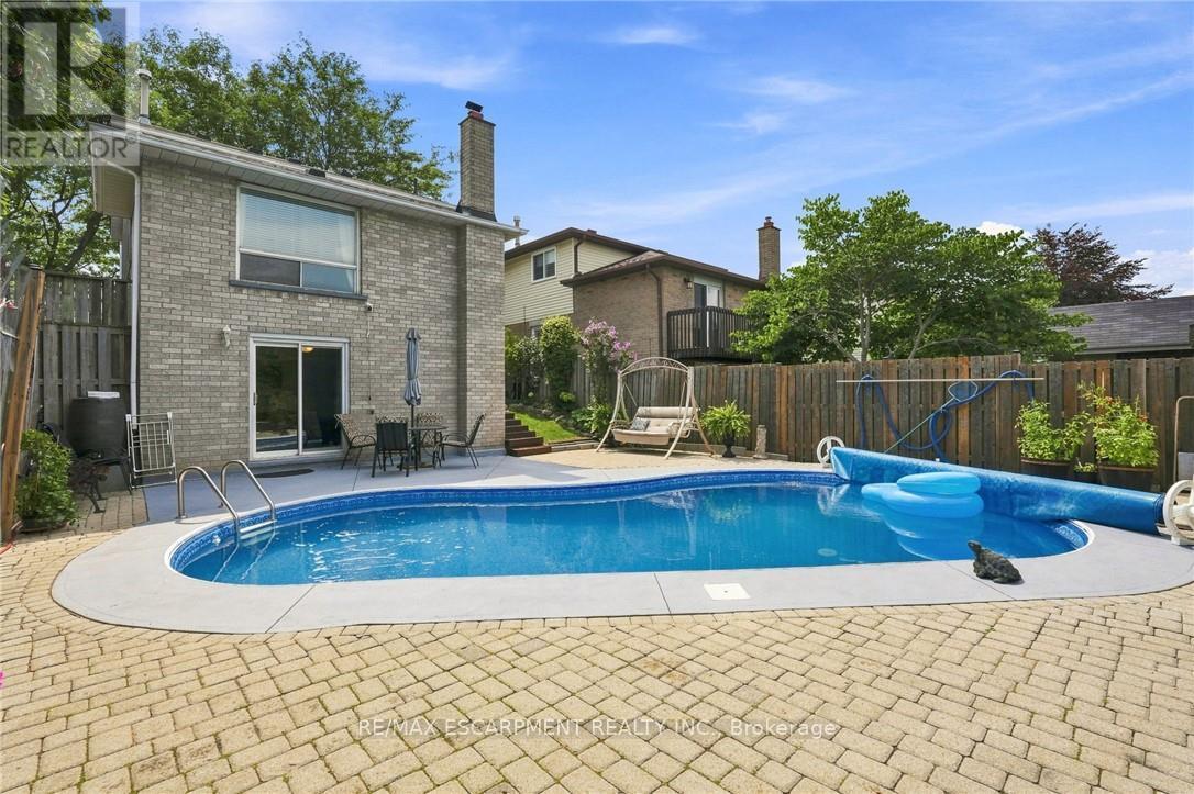 30 Twinoaks Crescent Property Photo 41