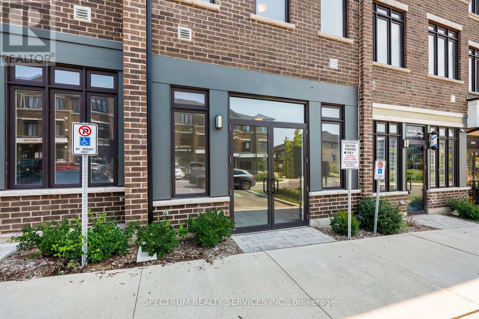 108 - 585 Colborne Street E Property Photo 8