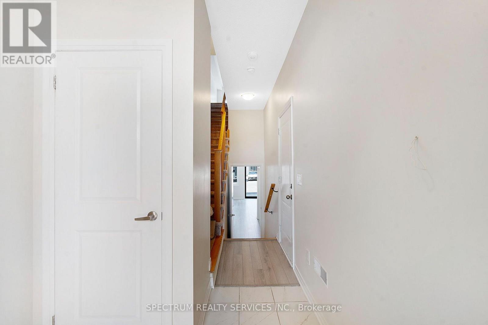 108 - 585 Colborne Street E Property Photo 11