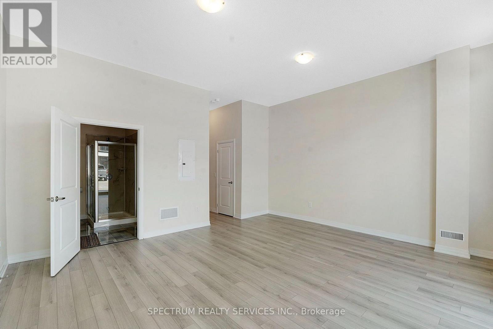 108 - 585 Colborne Street E Property Photo 13