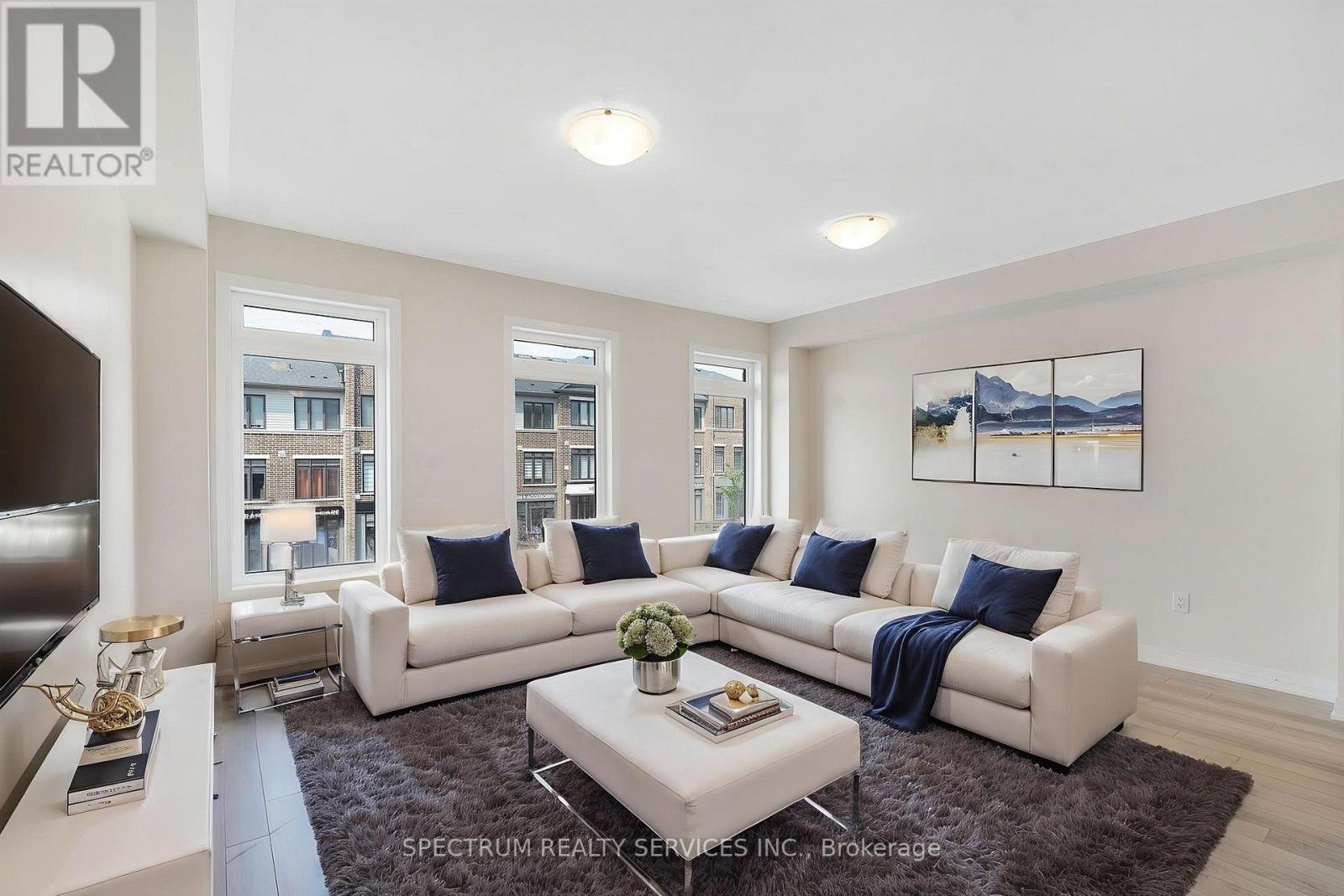 108 - 585 Colborne Street E Property Photo 17
